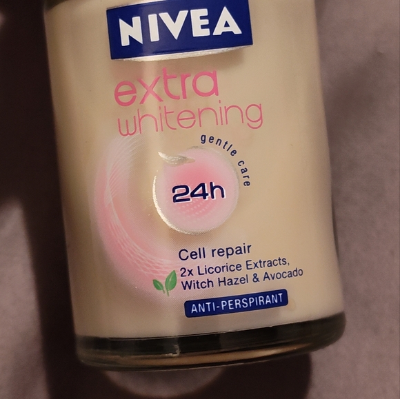 NWT! Nivea Extra Whitening Antiperspirant 25ml - Picture 2 of 4